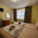 деника 4*