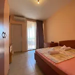 招待所 деника 4*