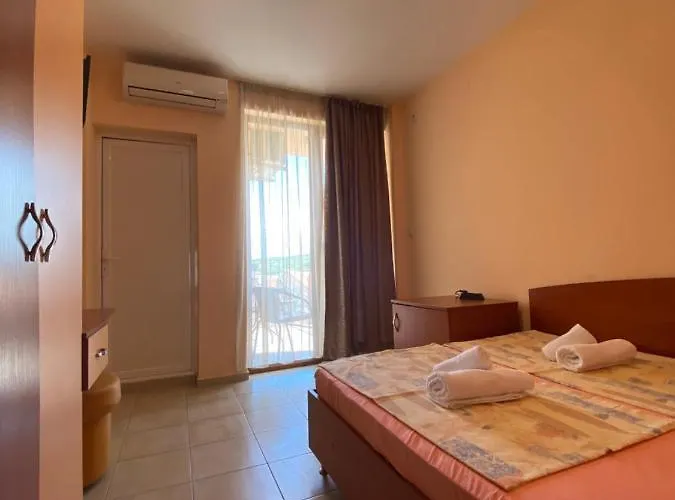 Maison d'hôtes деника 3*