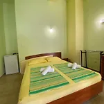 деника 게스트하우스 4*