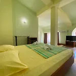 деника 4*