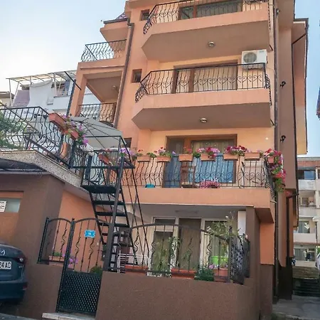 деника Pensión