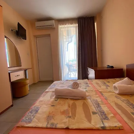 деника Pensión