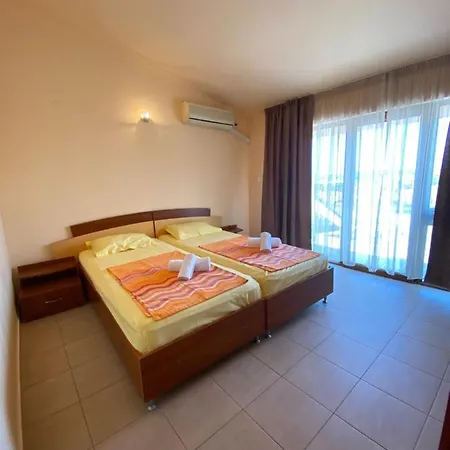 деника Sozopol